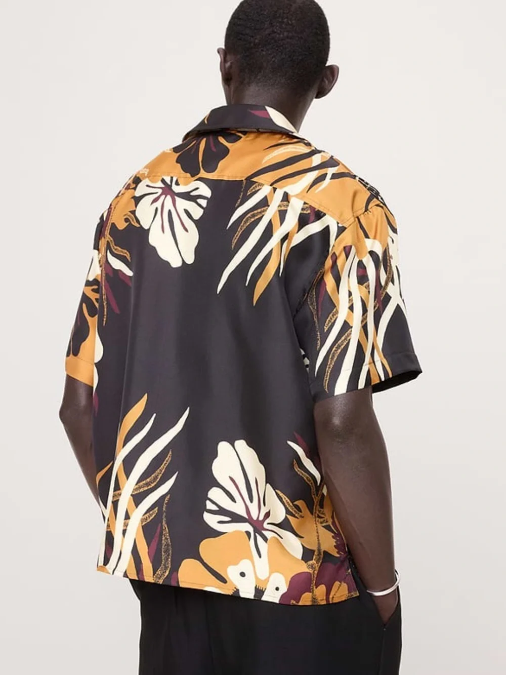 BANANA REPUBLIC STANDARD-FIT SILK RESORT SHIRT